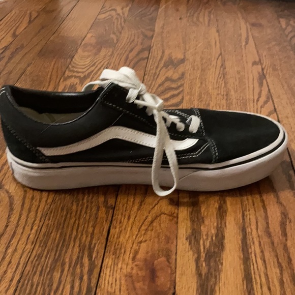 Vans - Picture 3 of 5